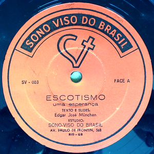 Selo do lado A do LP "escotismo uma Esperança" gravado  em 1982.