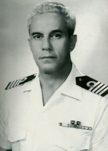 Carlos Borba como Comandante